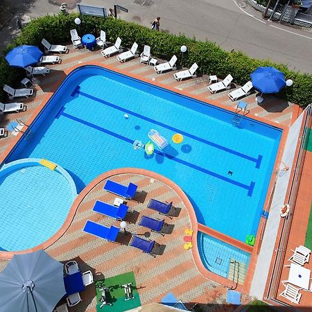Hotel Real チェルヴィア エクステリア 写真