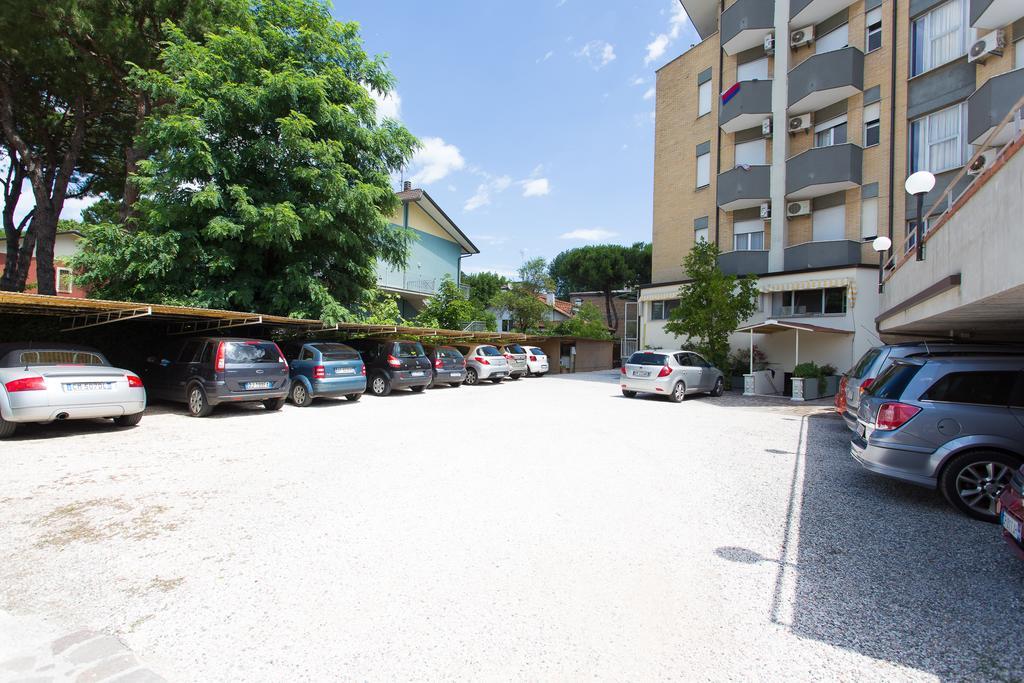 Hotel Real チェルヴィア エクステリア 写真
